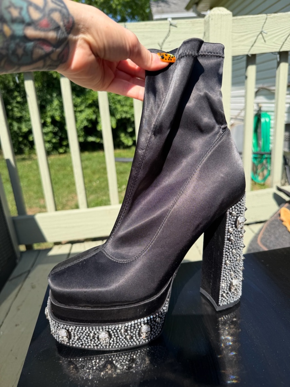 Azalea Wang shallow platform chunky heel bootie size 10